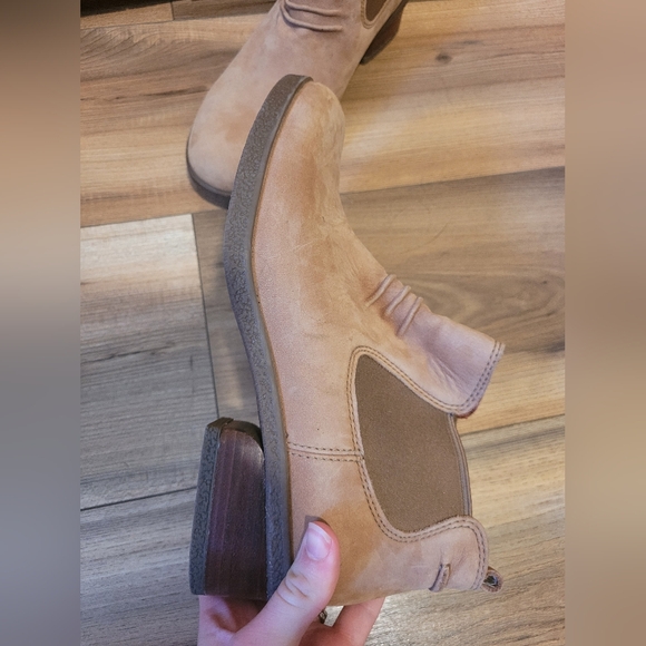 Dansko Bea Waterproof Ankle Boots - Picture 2 of 10